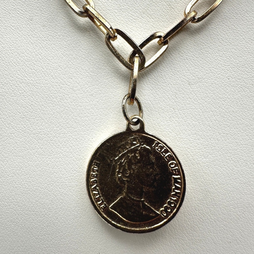 Vintage 90s Isle of Man Elizabeth Coin Pendant Necklace Gold Tone Paperclip